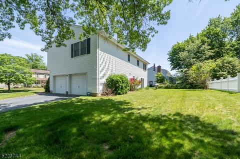 204 Maple St, Middlesex, NJ 08846 photo 3