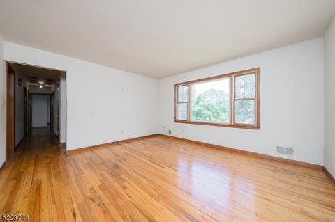 204 Maple St, Middlesex, NJ 08846 photo 7