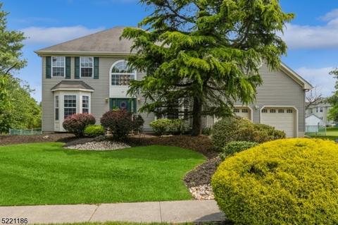 45 Crestwood St, Piscataway, NJ 08854