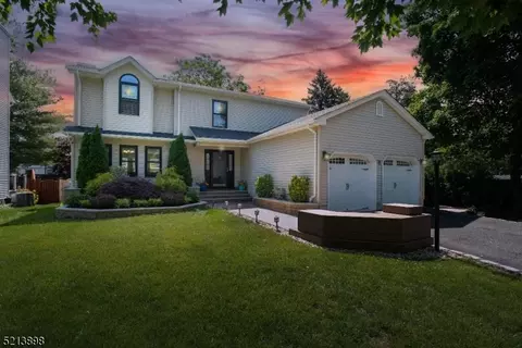 14 Hilltop Pl, Montclair, NJ 07042
