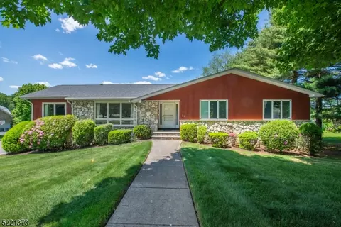 51 Christine Dr, East Hanover, NJ 07936