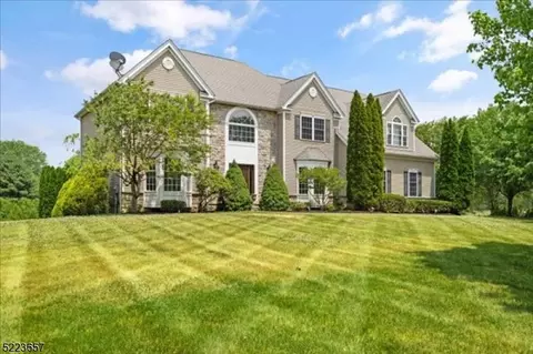 4 Merrill Ct, Phillipsburg, NJ 08865