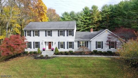 37 Farview Dr, Hackettstown, NJ 07840