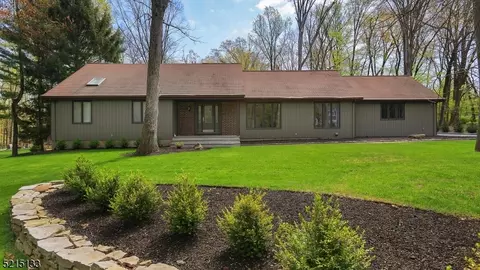 24 Wilderness Trl, Warren, NJ 07059