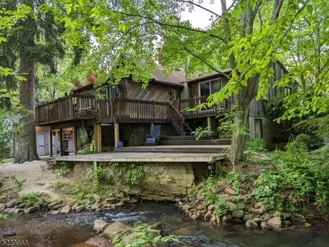 1128 Tabor Rd, Morris Plains, NJ 07950