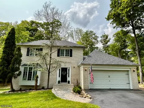 7 Pochuck Mtn Dr, Vernon Twp, NJ 07418