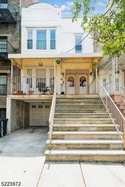 509 57th St, West New York, NJ 07093