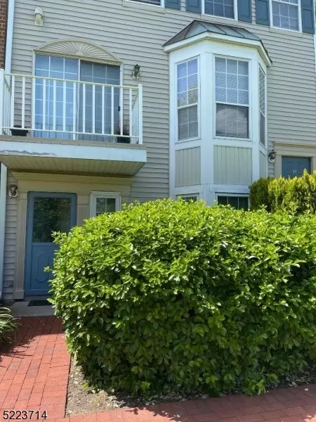 17 Cherry St, Jersey City, NJ 07305