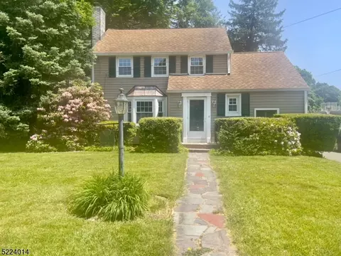 71 Mali Dr, North Plainfield, NJ 07062