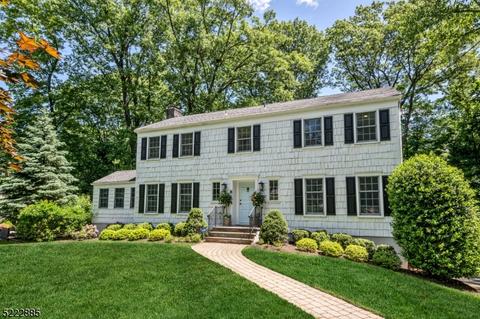 8 Wyndmoor Dr, Morristown, NJ 07960