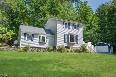 312 Lakeview Dr, Newton, NJ 07860