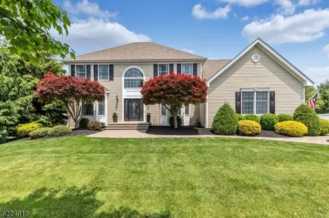 144 Preakness Cir, Somerville, NJ 08876