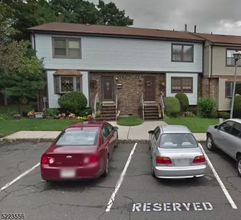 17 Highview Dr, Woodbridge, NJ 07095