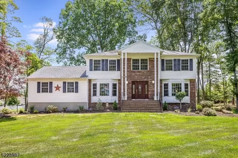 18 Alexandria Dr, Roxbury Twp, NJ 07876
