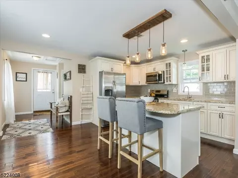 40 Center St, Netcong, NJ 07857