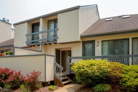 279 Crabtree Ct, Basking Ridge, NJ 07920