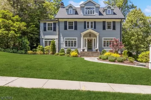 122 Beechwood Rd, Summit, NJ 07901