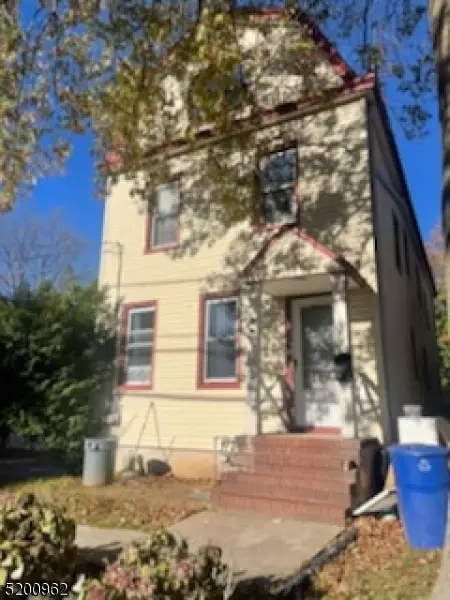 76 Gordon St #2, Ridgefield Park, NJ 07660