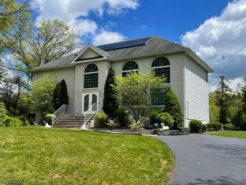553 Elizabeth Ave, East Franklin, NJ 08873