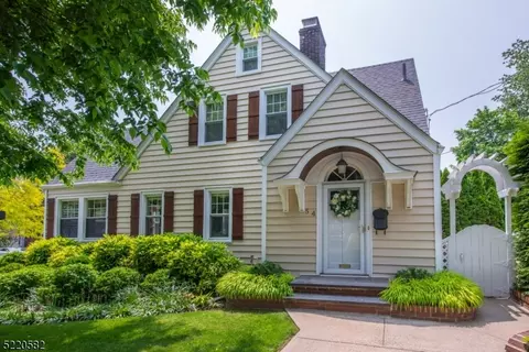 54 Southern Slope Dr, Millburn, NJ 07041
