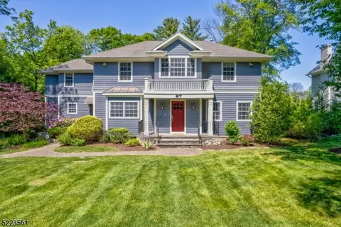 27 Canoe Brook Rd, Millburn Twp, NJ 07078