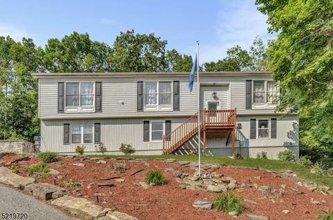 81 Flower Ave, Washington, NJ 07882