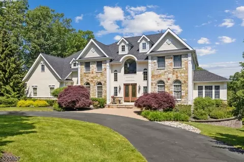 13 Fox Run Rd, Sparta, NJ 07871