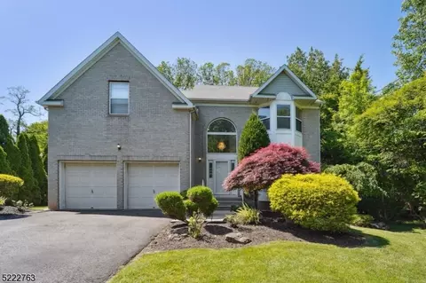 18 Tower Rd, Edison, NJ 08820 photo 1