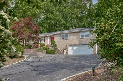 40 Johnson Dr, Chatham Twp, NJ 07928