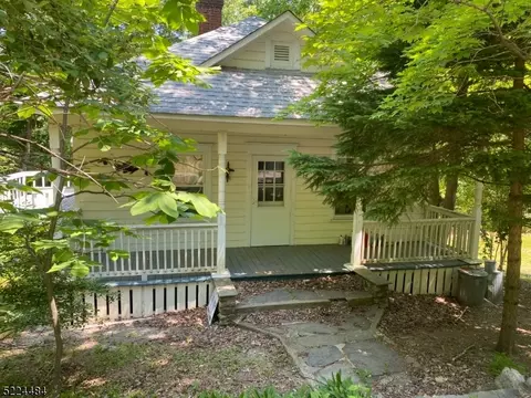 924 Mount Benevolence Rd, Newton, NJ 07860