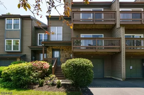 38 Chicopee Dr #F, Princeton, NJ 08540