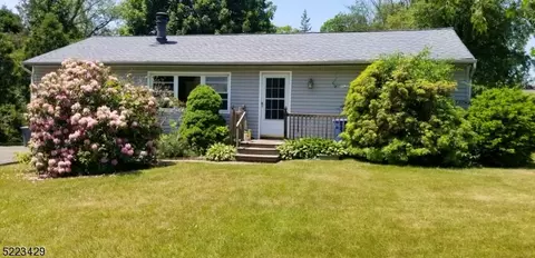 11 Marine Ter, Jefferson, NJ 07849