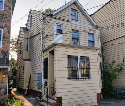 574 E 23rd St #2, Paterson, NJ 07514