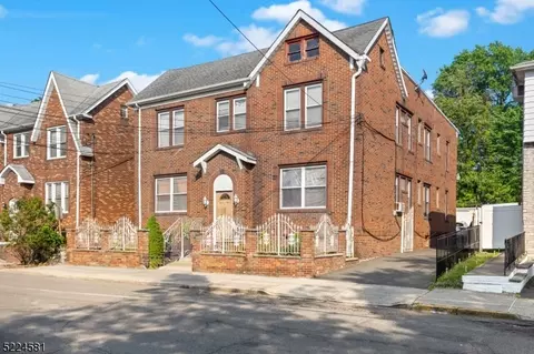 1565 Leslie St, Hillside, NJ 07205