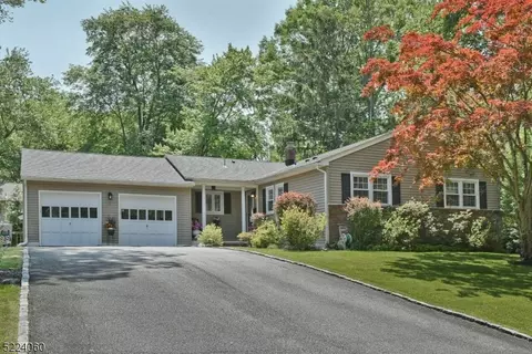 49 Symor Dr, Morristown, NJ 07960