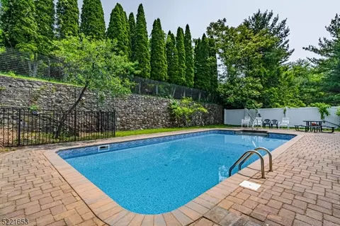 717 Oak St, Boonton, NJ 07005
