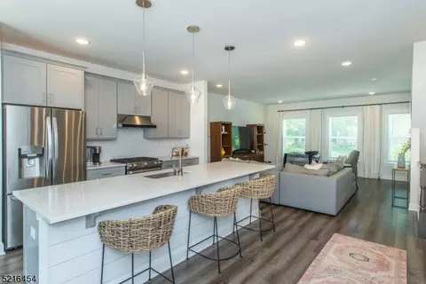 204 Abbe Rd #204, Little Falls, NJ 07424