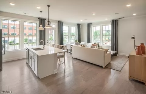 17 Robeson St, Somerville, NJ 08876