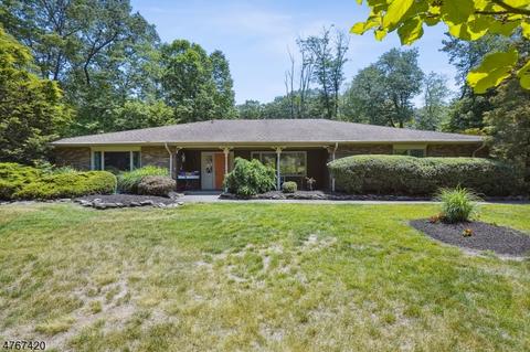 68 Urban Club Rd, Wayne, NJ 07470