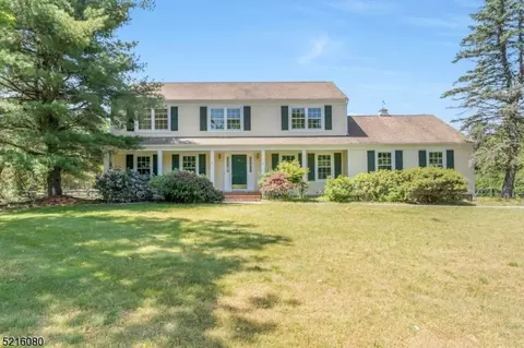 5 Kingswood Ct, Montgomery, NJ 08502