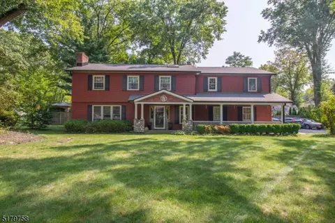 40 Birchwood Ln, Boonton, NJ 07005