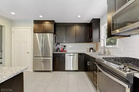 73 Devonshire Rd, Cedar Grove, NJ 07009 photo 9