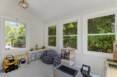 73 Devonshire Rd, Cedar Grove, NJ 07009 photo 13