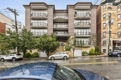 34-40 48th St #2D, Weehawken, NJ 07086
