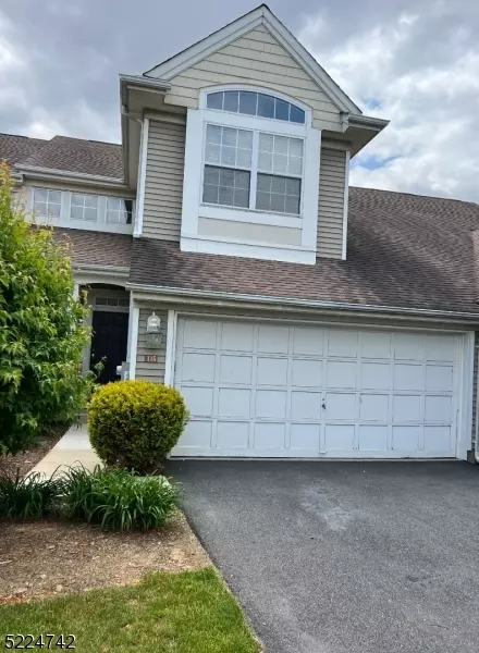 115 Marlboro Cir, Stewartsville, NJ 08886