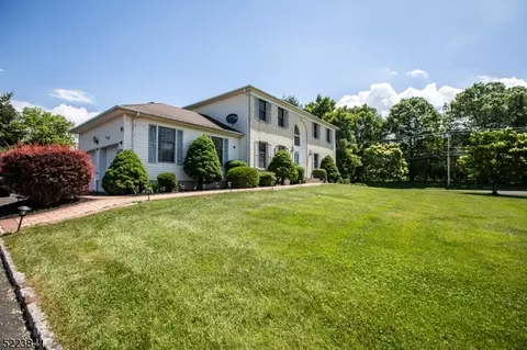 2 Cory Ln, Bridgewater, NJ 08807