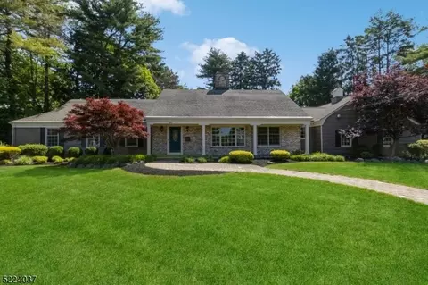 12 Kirkview Cir, Westfield, NJ 07090