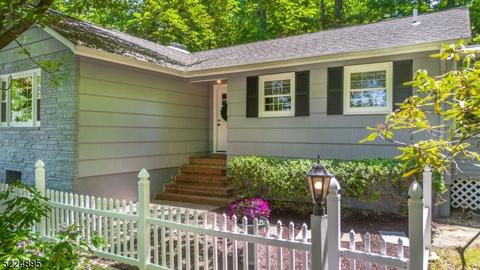 226 Grandview Ave, Caldwell, NJ 07006