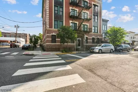 608 Bramhall Ave #5D, Jersey City, NJ 07304