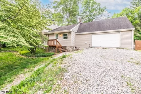 12 Spring St, Vernon Twp, NJ 07422